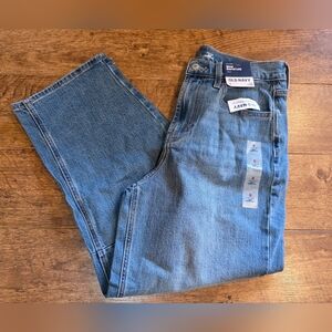 Old Navy Wow Barrel-Leg Jeans. Size 8